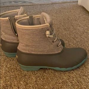 Women’s Saltwater Duck Boots~ Size 6